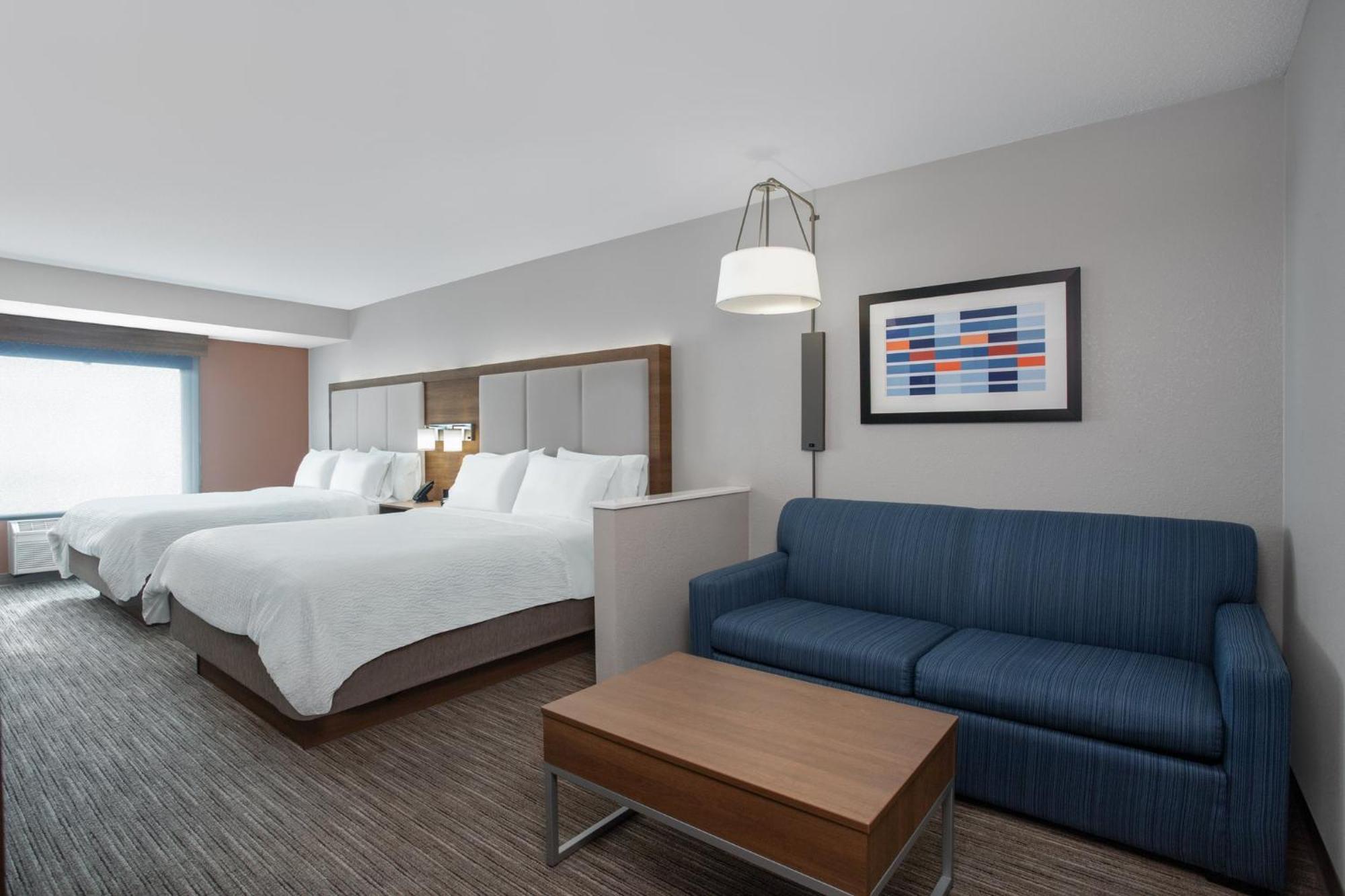 Holiday Inn Express & Suites Clinton, An Ihg Hotel Екстериор снимка